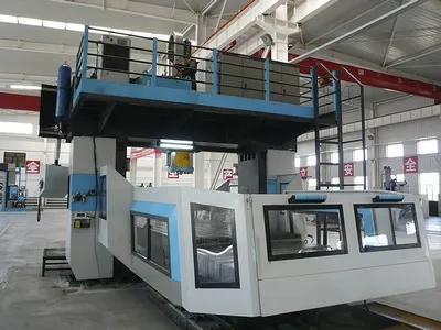 Mandrinadora-fresadora CNC tipo pórtico (pórtico fijo y mesa móvil)